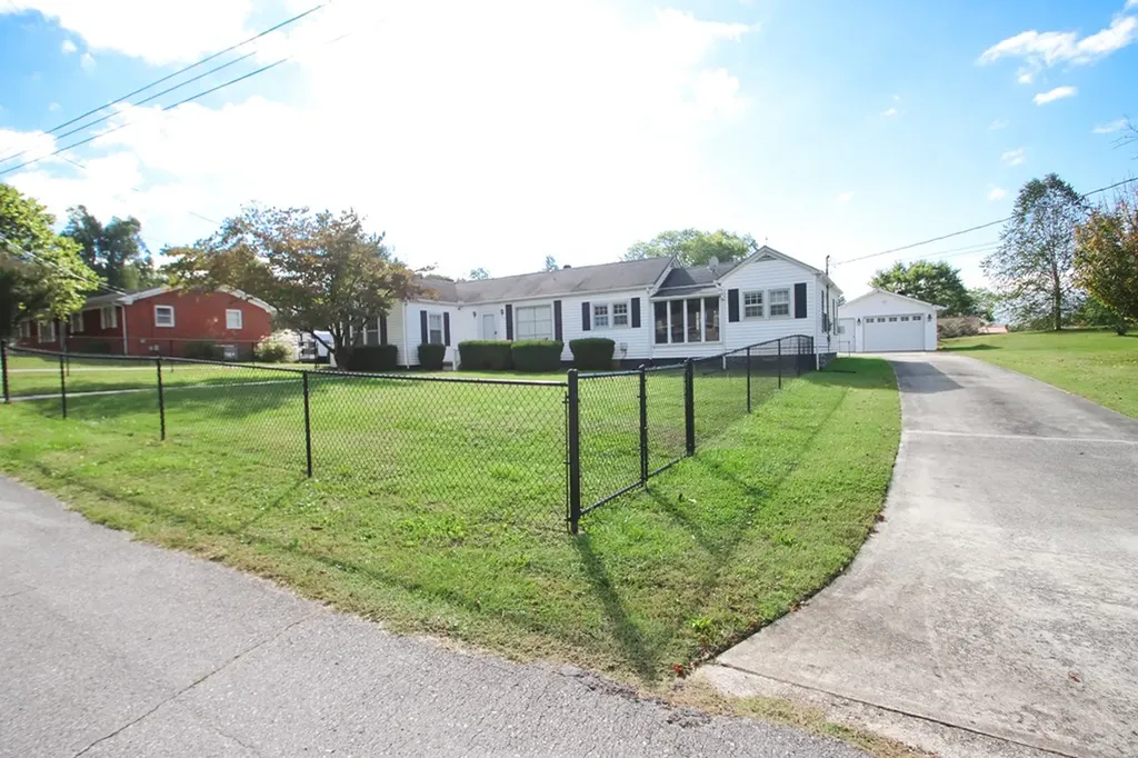 319 Mount View Sparta TN 38583