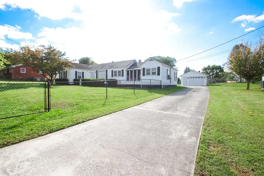 319 Mount View Sparta TN 38583