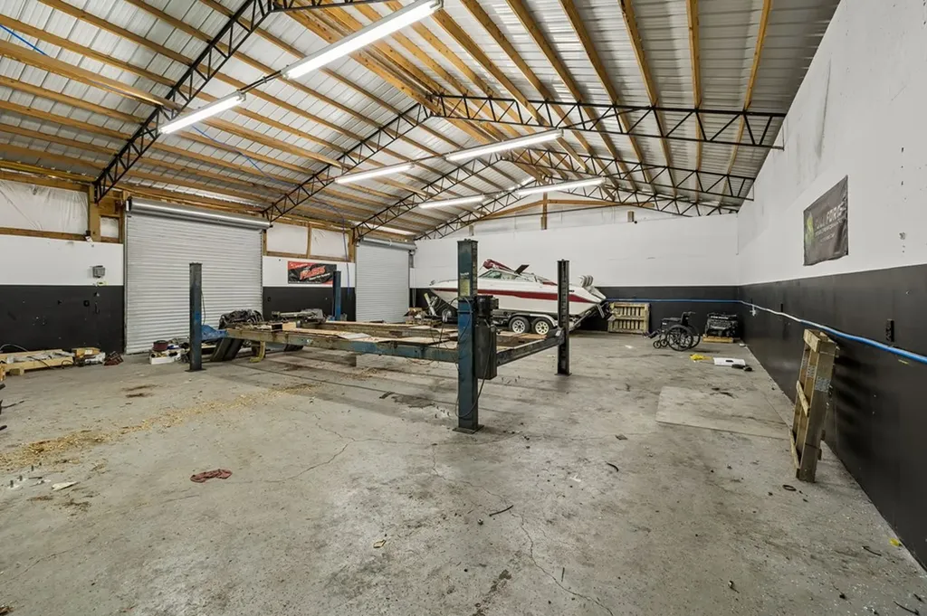 3205 Nashville Highway Smithville TN 37166