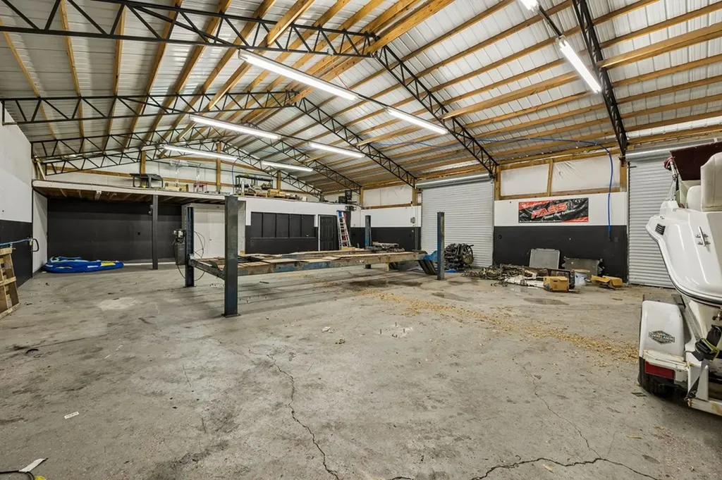 3205 Nashville Highway Smithville TN 37166