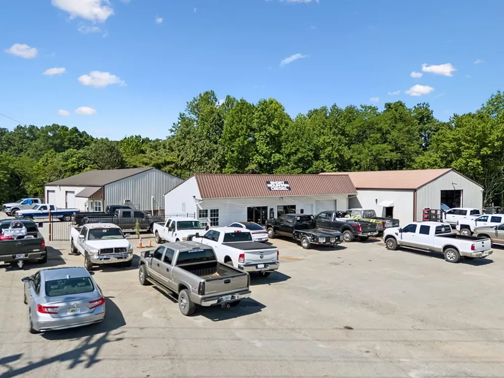 3205 Nashville Highway Smithville TN 37166