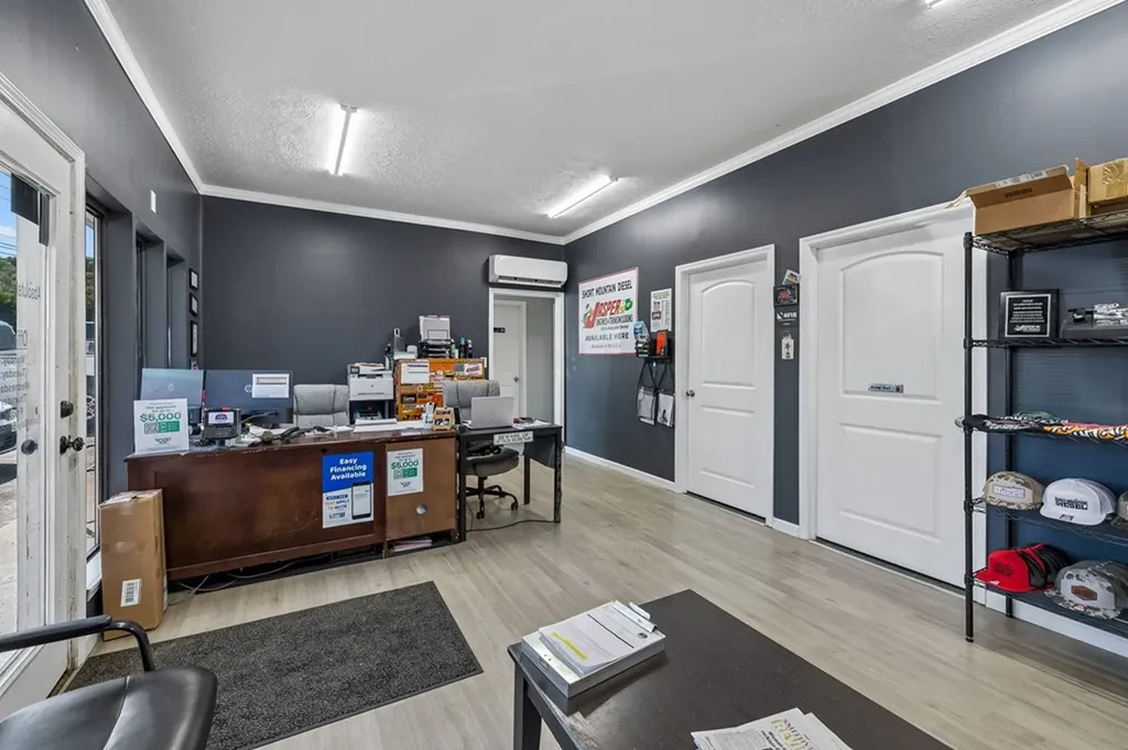 3205 Nashville Highway Smithville TN 37166