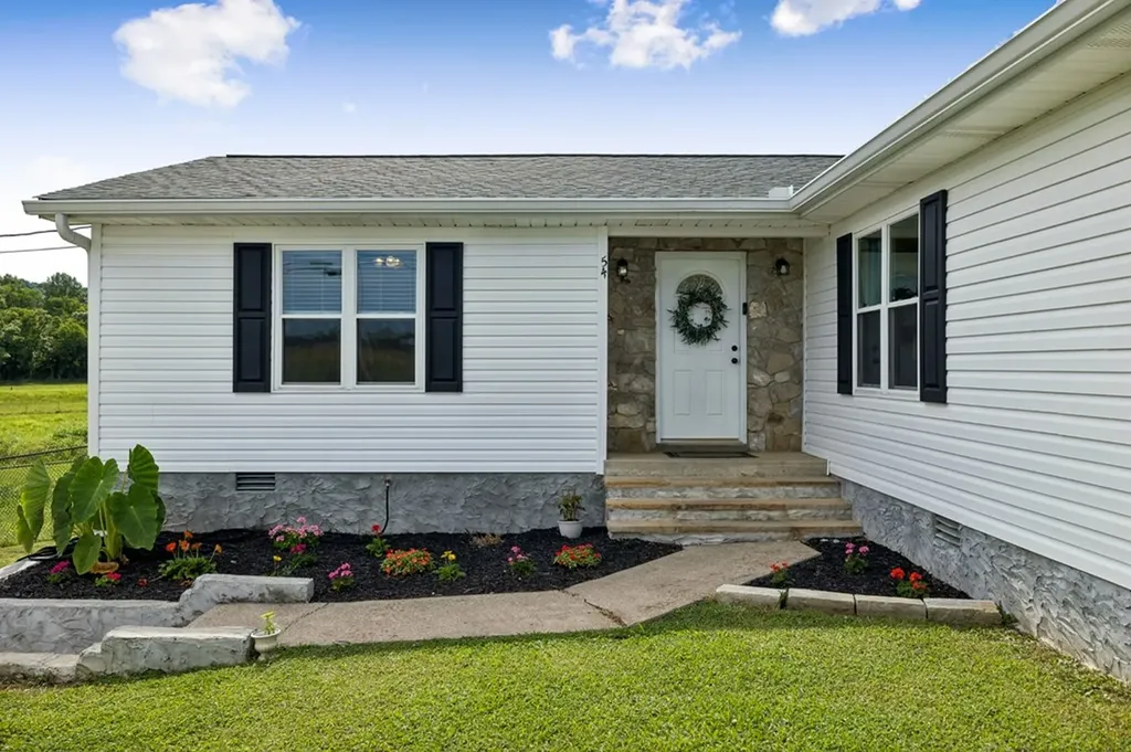 54 Hickman Highway Gordonsville TN 38563