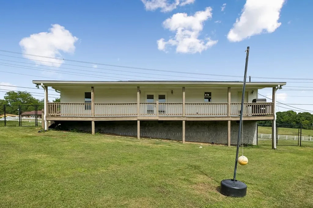 54 Hickman Highway Gordonsville TN 38563