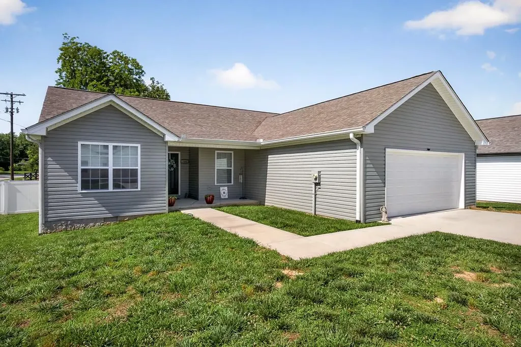 100 Reece Road Baxter TN 38544