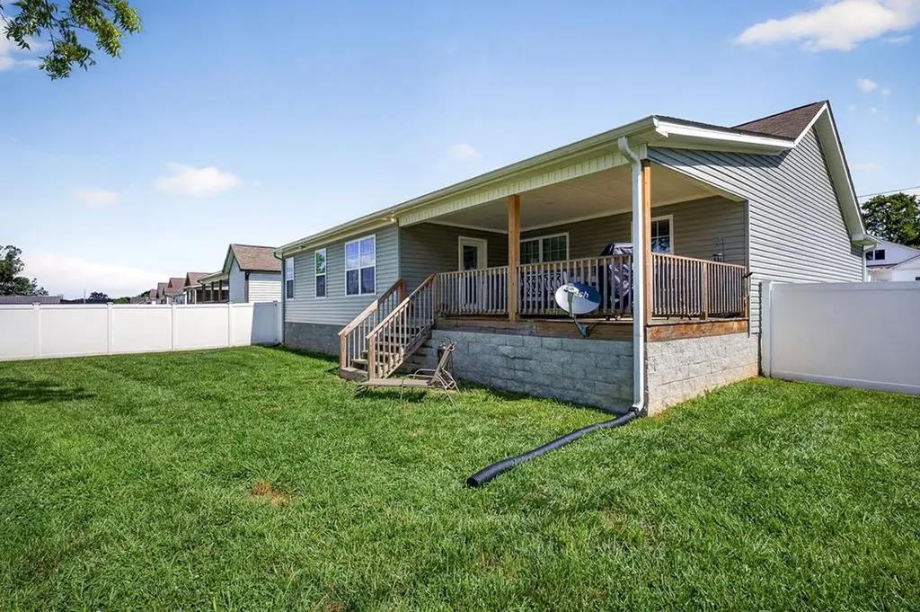 100 Reece Road Baxter TN 38544