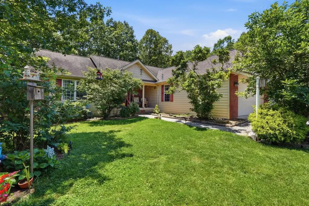 624 Lakeview Drive Crossville TN 38558