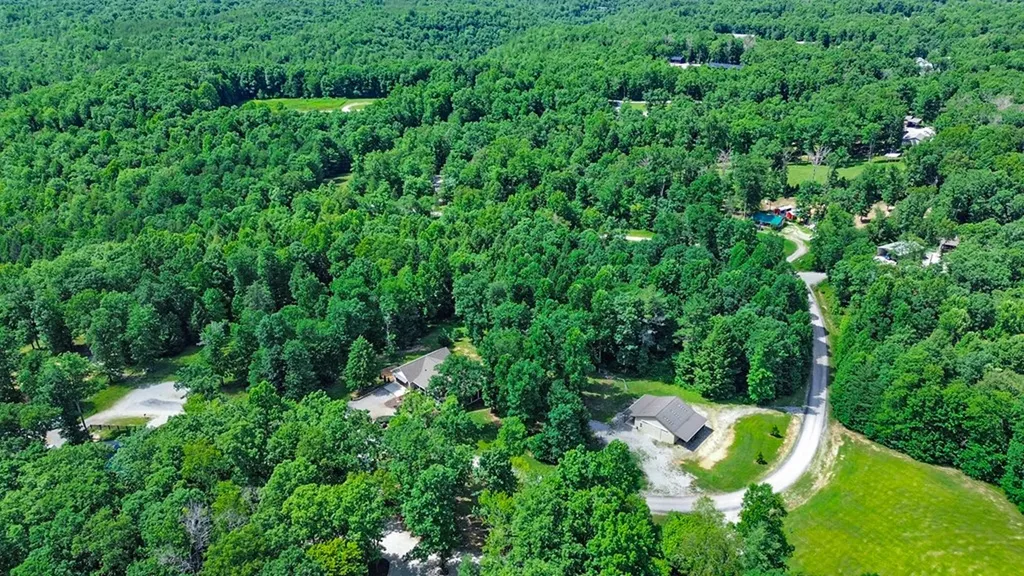 292 Crouch Branch Road Allardt TN 38504