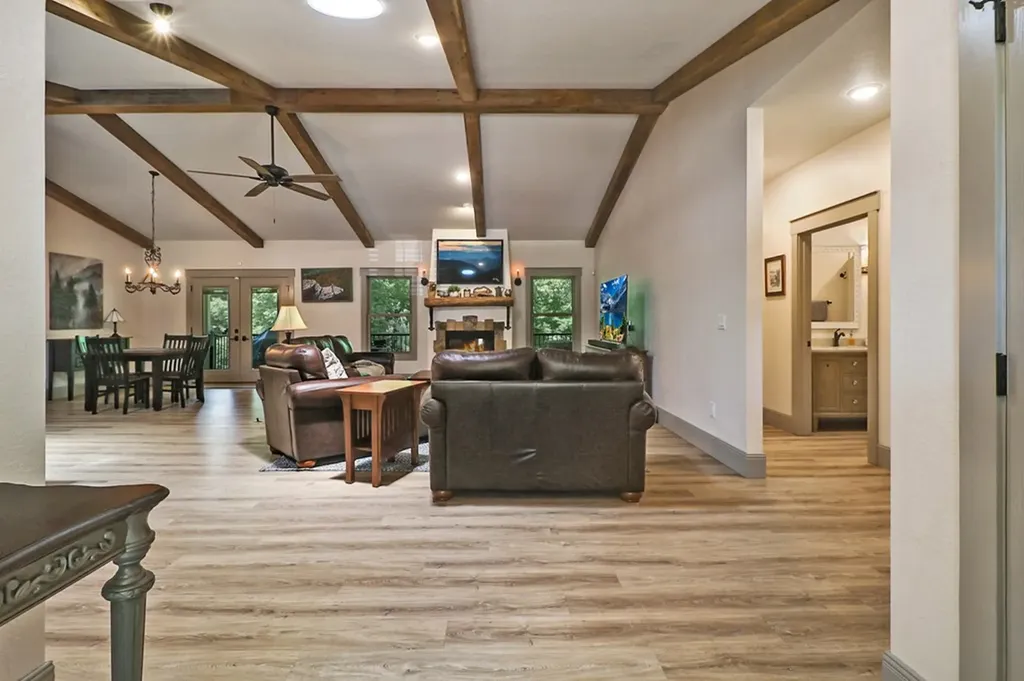 292 Crouch Branch Road Allardt TN 38504