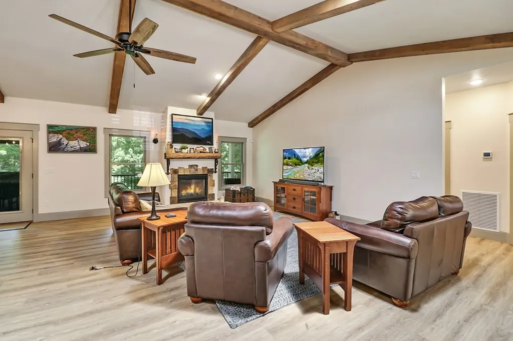 292 Crouch Branch Road Allardt TN 38504