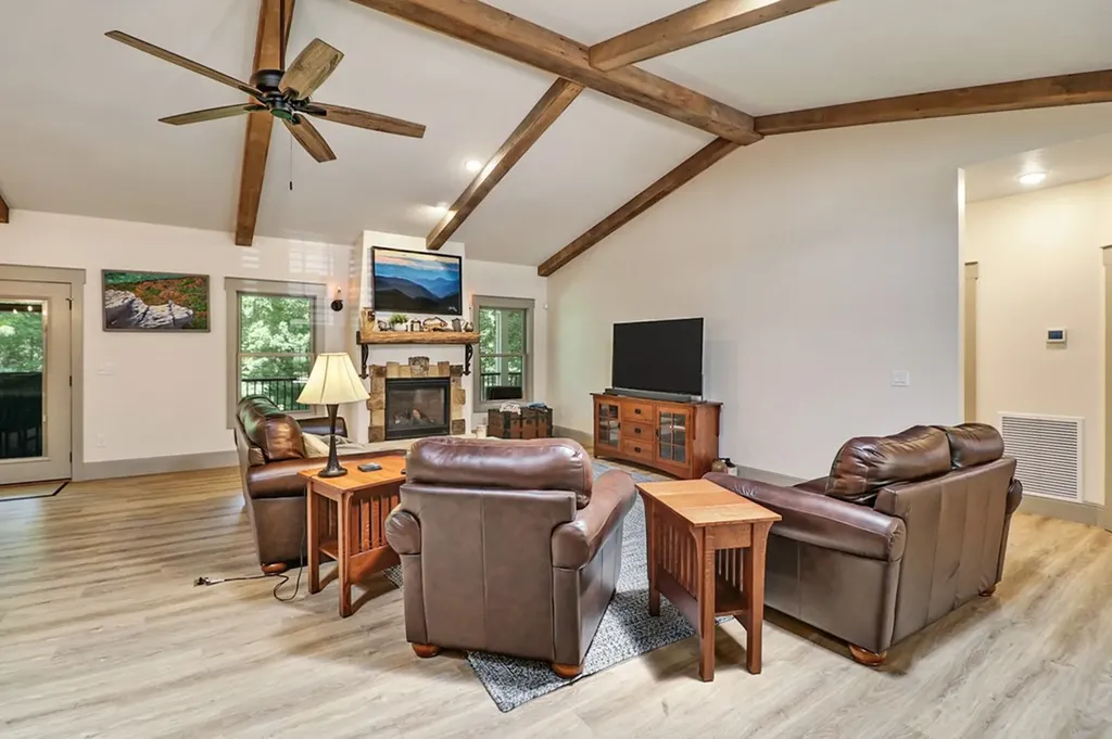 292 Crouch Branch Road Allardt TN 38504