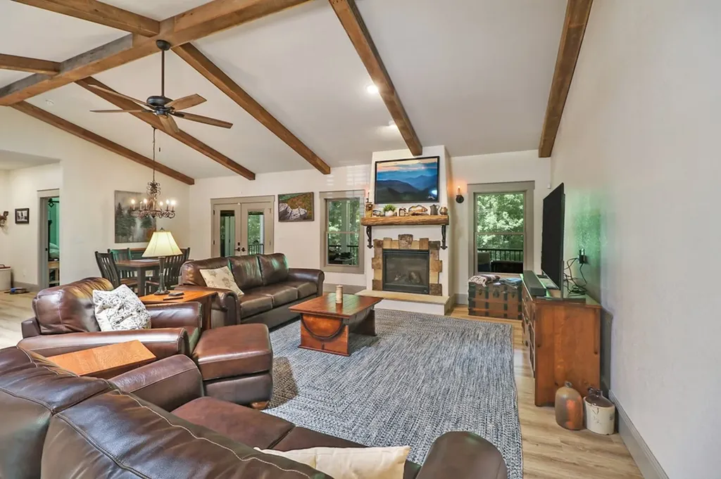 292 Crouch Branch Road Allardt TN 38504