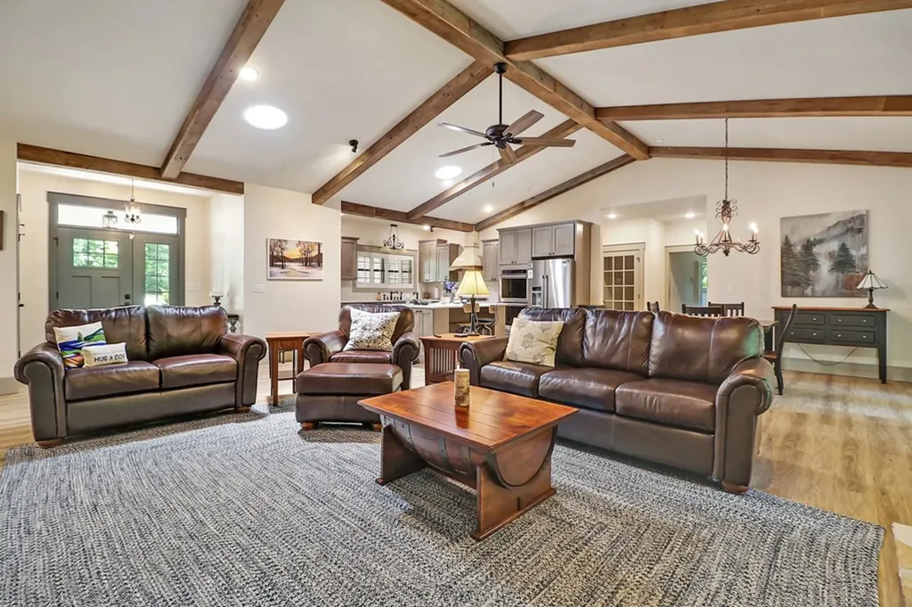 292 Crouch Branch Road Allardt TN 38504