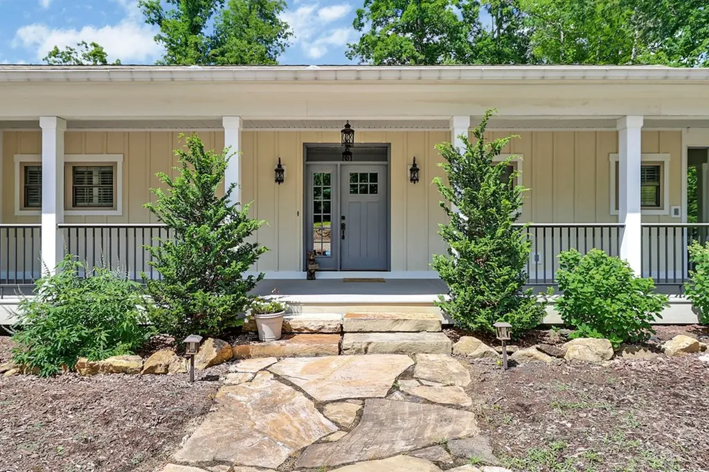 292 Crouch Branch Road Allardt TN 38504