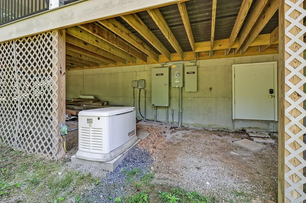 292 Crouch Branch Road Allardt TN 38504