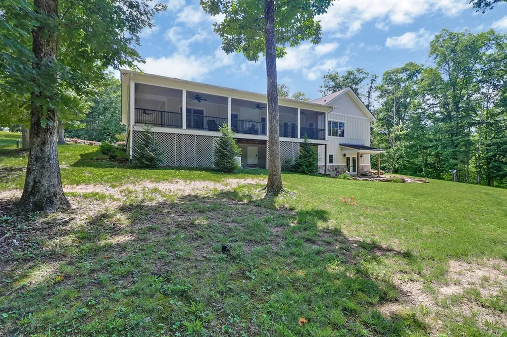 292 Crouch Branch Road Allardt TN 38504