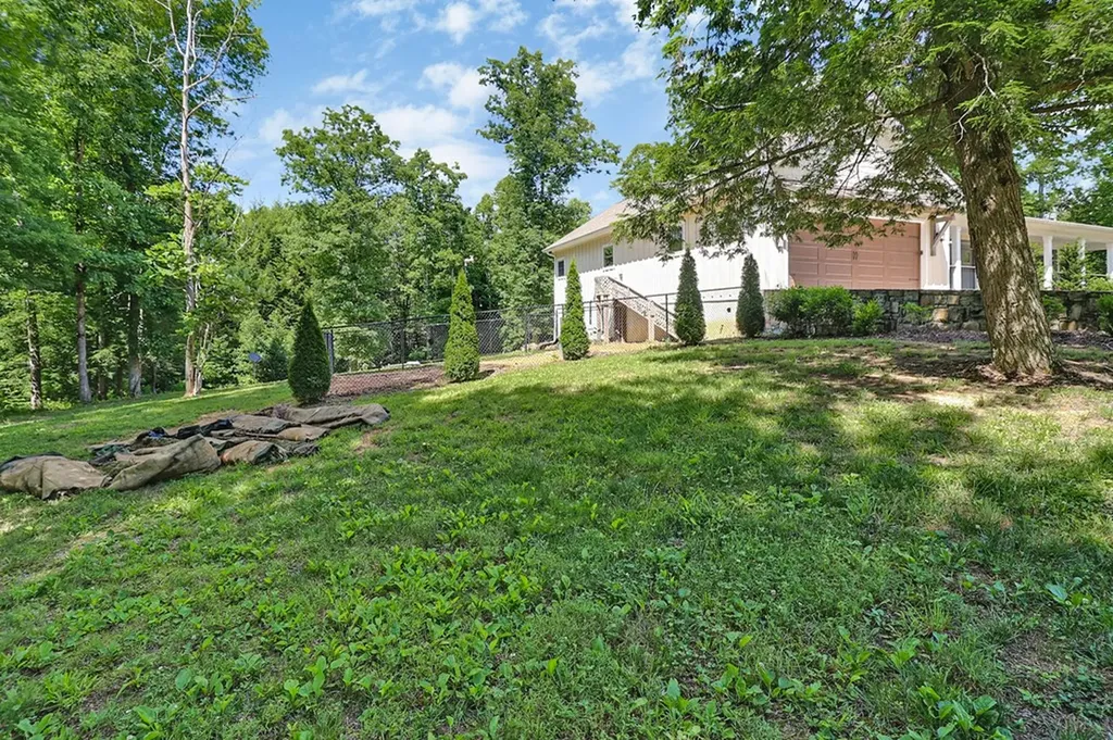 292 Crouch Branch Road Allardt TN 38504