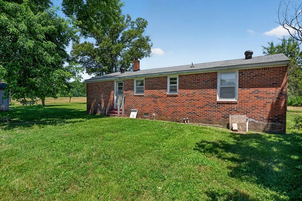 389 Lowery Road Smithville TN 37166