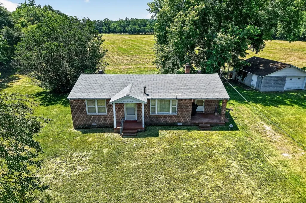 389 Lowery Road Smithville TN 37166