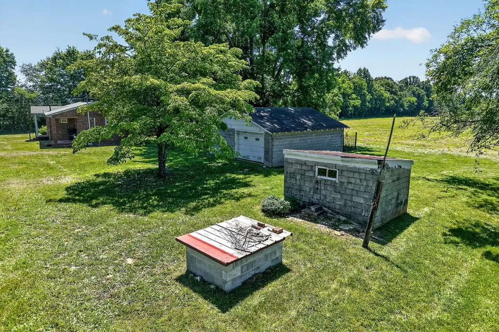 389 Lowery Road Smithville TN 37166