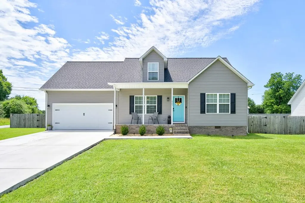 225 Peach Street Baxter TN 38544