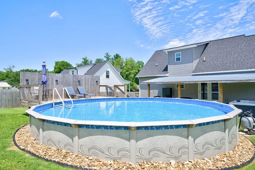 225 Peach Street Baxter TN 38544