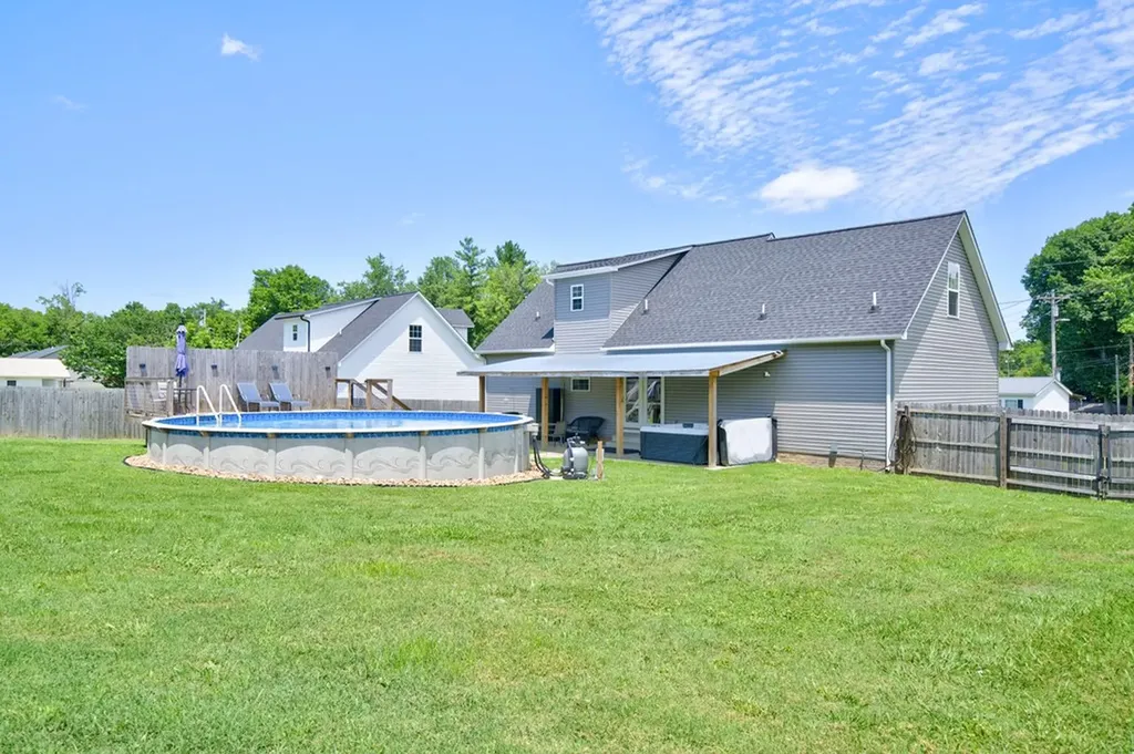 225 Peach Street Baxter TN 38544