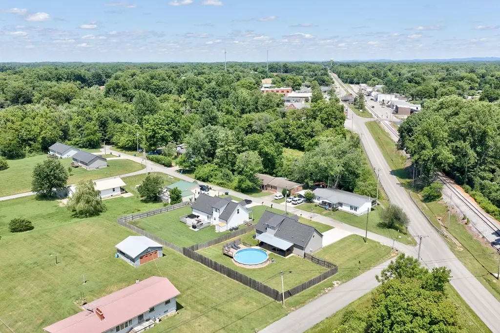 225 Peach Street Baxter TN 38544