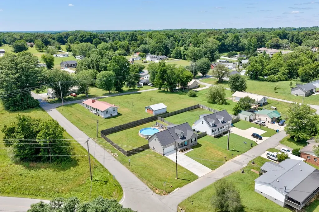 225 Peach Street Baxter TN 38544