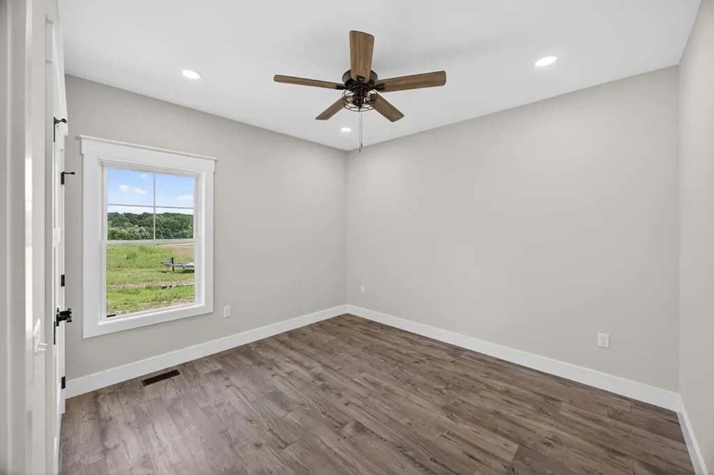 7003 Honeysuckle Trail Baxter TN 38544