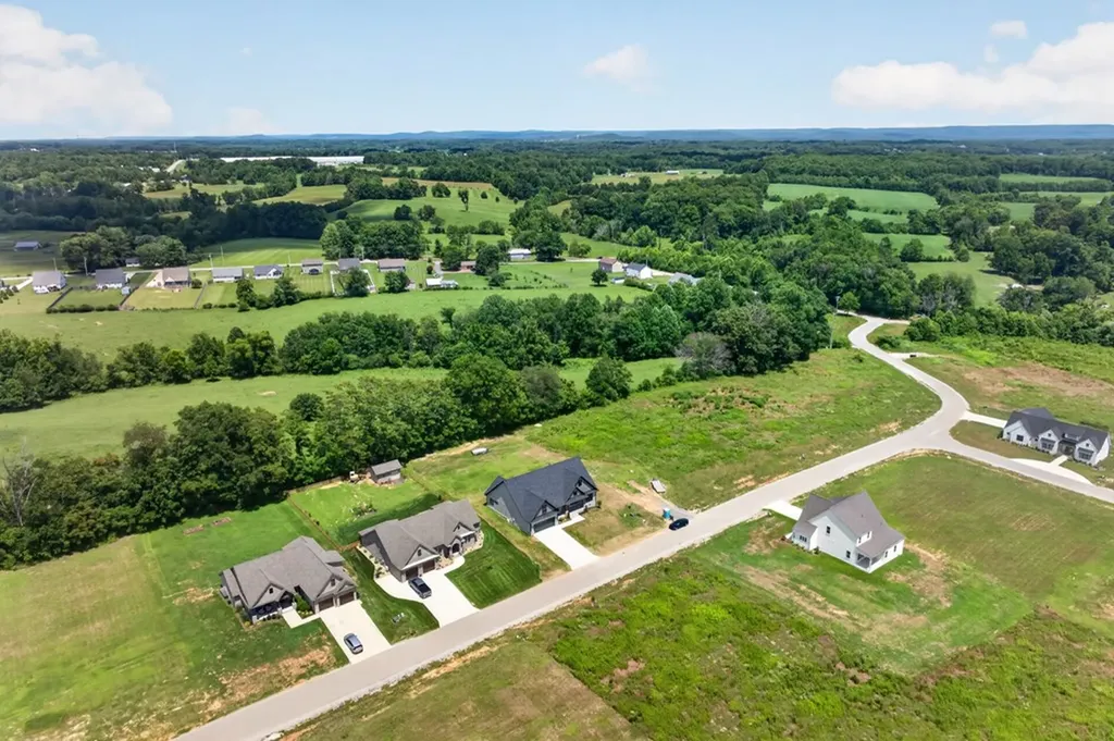 7003 Honeysuckle Trail Baxter TN 38544