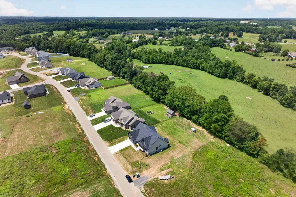 7003 Honeysuckle Trail Baxter TN 38544