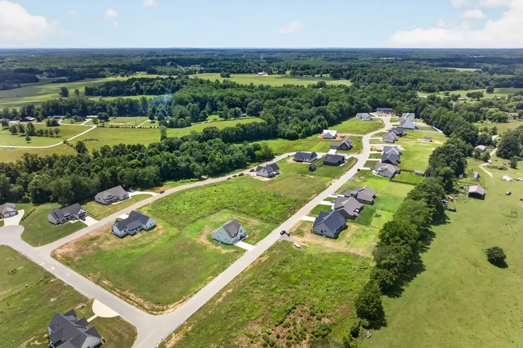 7003 Honeysuckle Trail Baxter TN 38544