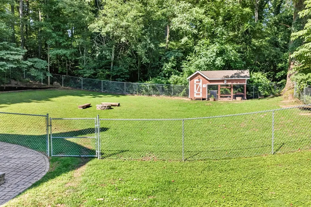 1515 Little John Lane Cookeville TN 38501