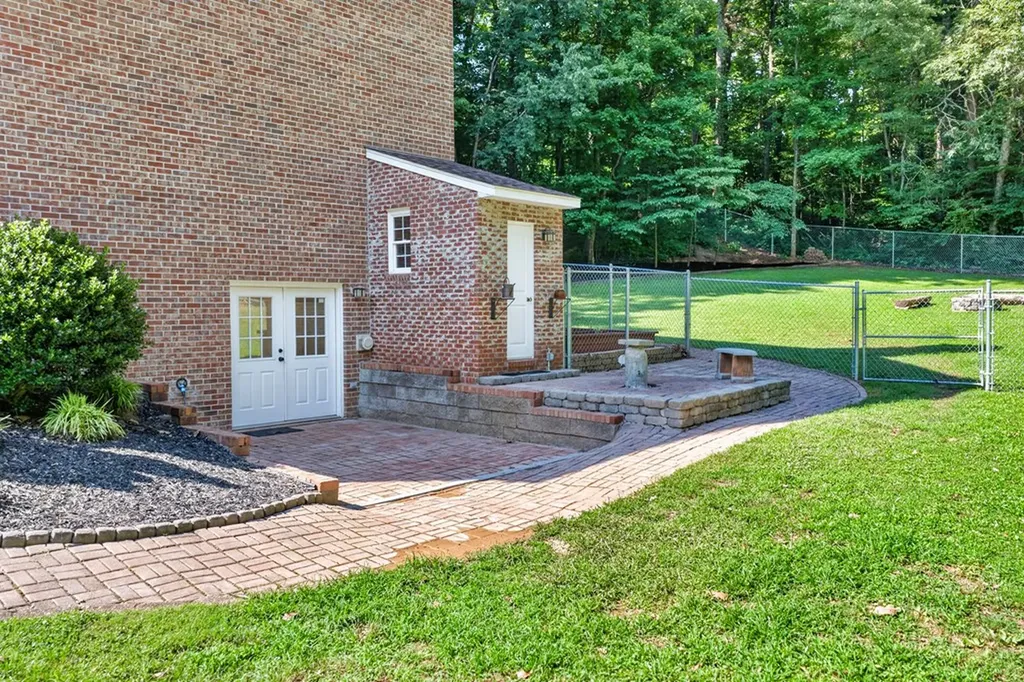 1515 Little John Lane Cookeville TN 38501