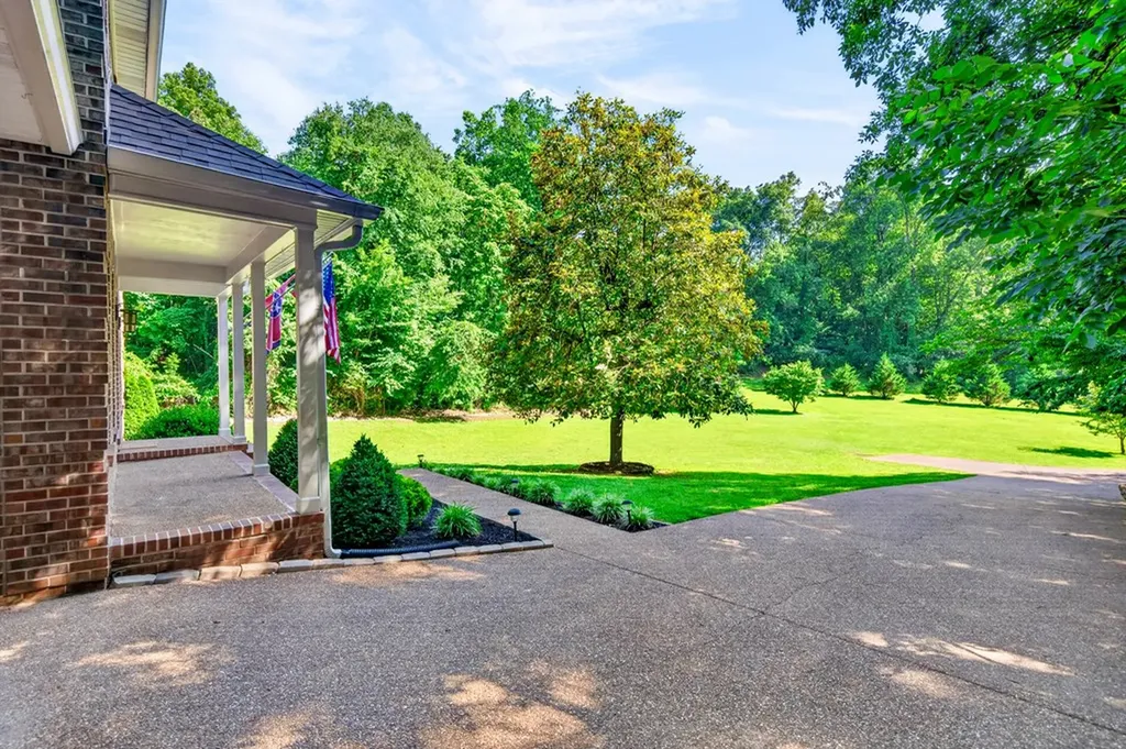1515 Little John Lane Cookeville TN 38501