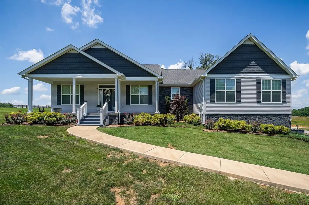 18 Faith Rae Boulevard Morrison TN 37357