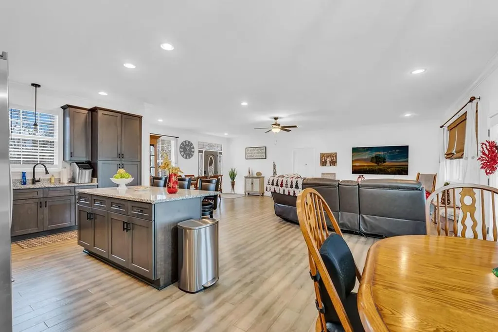 18 Faith Rae Boulevard Morrison TN 37357