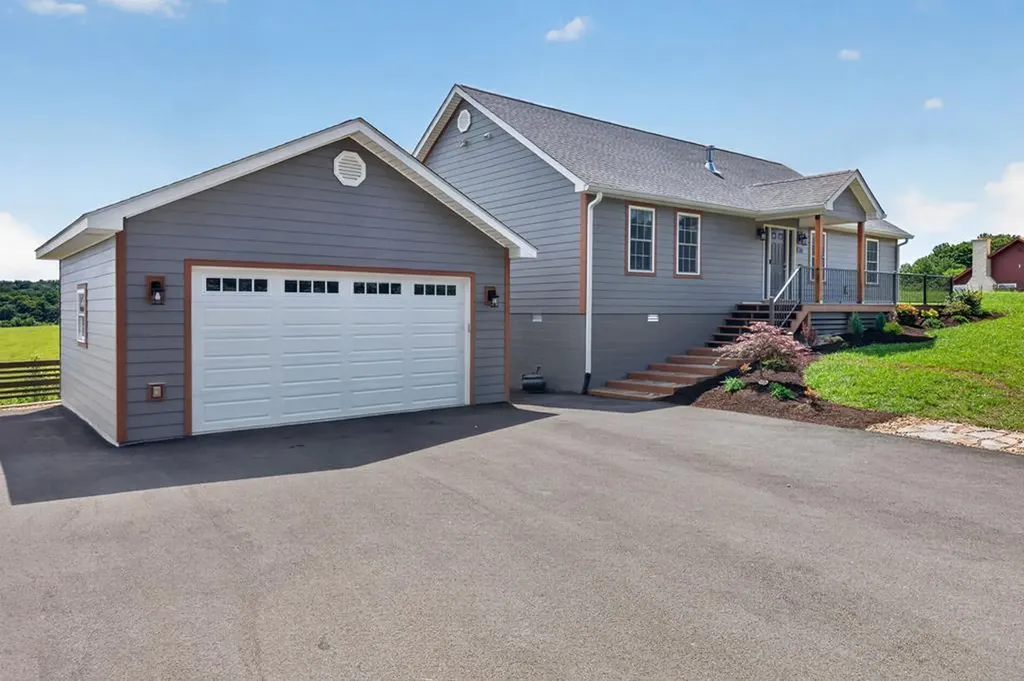830 Meadowlark Byrdstown TN 38549