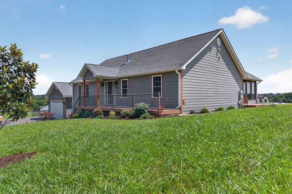 830 Meadowlark Byrdstown TN 38549