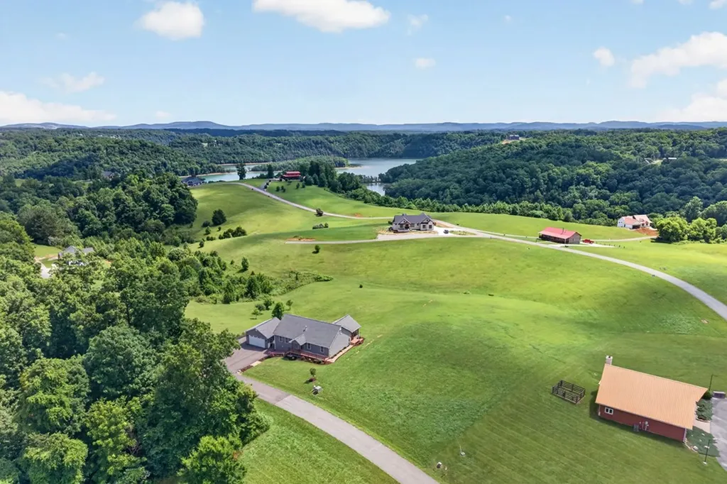 830 Meadowlark Byrdstown TN 38549