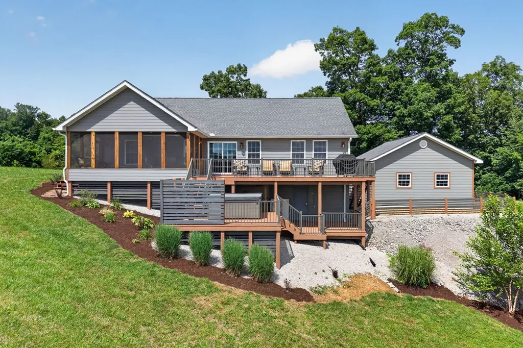 830 Meadowlark Byrdstown TN 38549