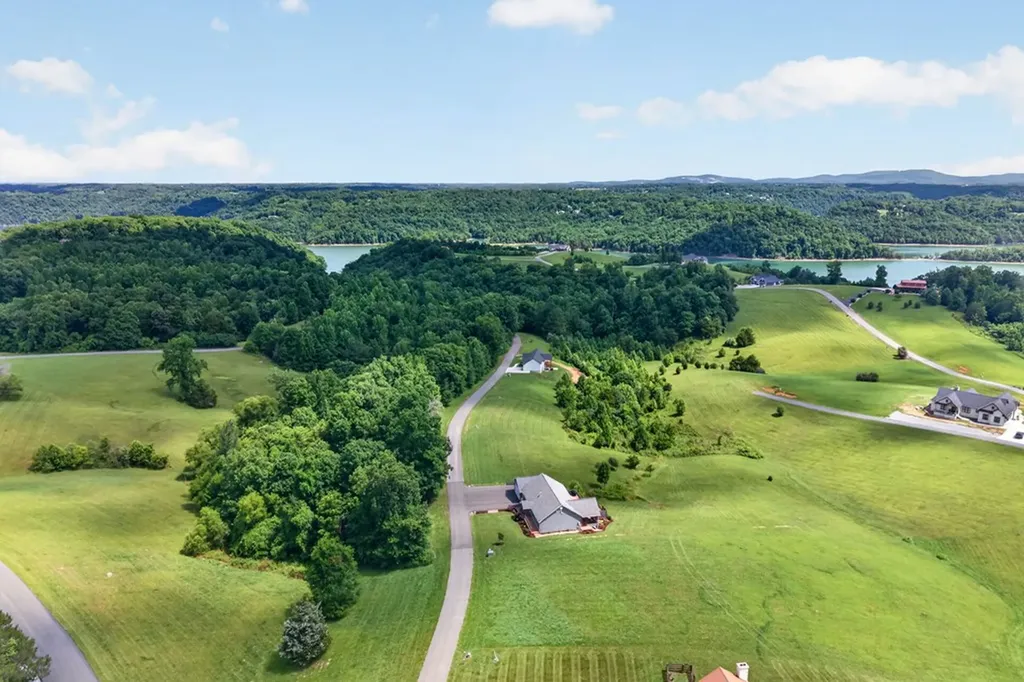 830 Meadowlark Byrdstown TN 38549