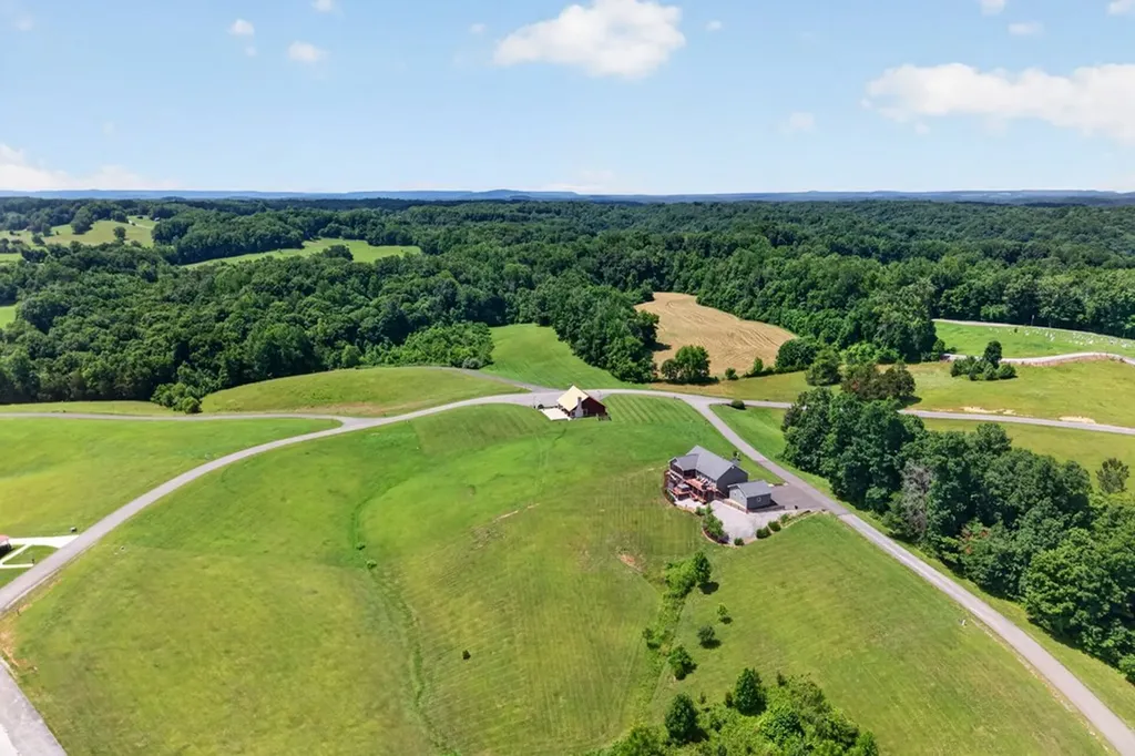 830 Meadowlark Byrdstown TN 38549
