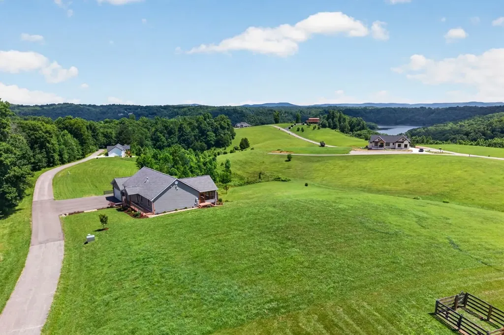 830 Meadowlark Byrdstown TN 38549