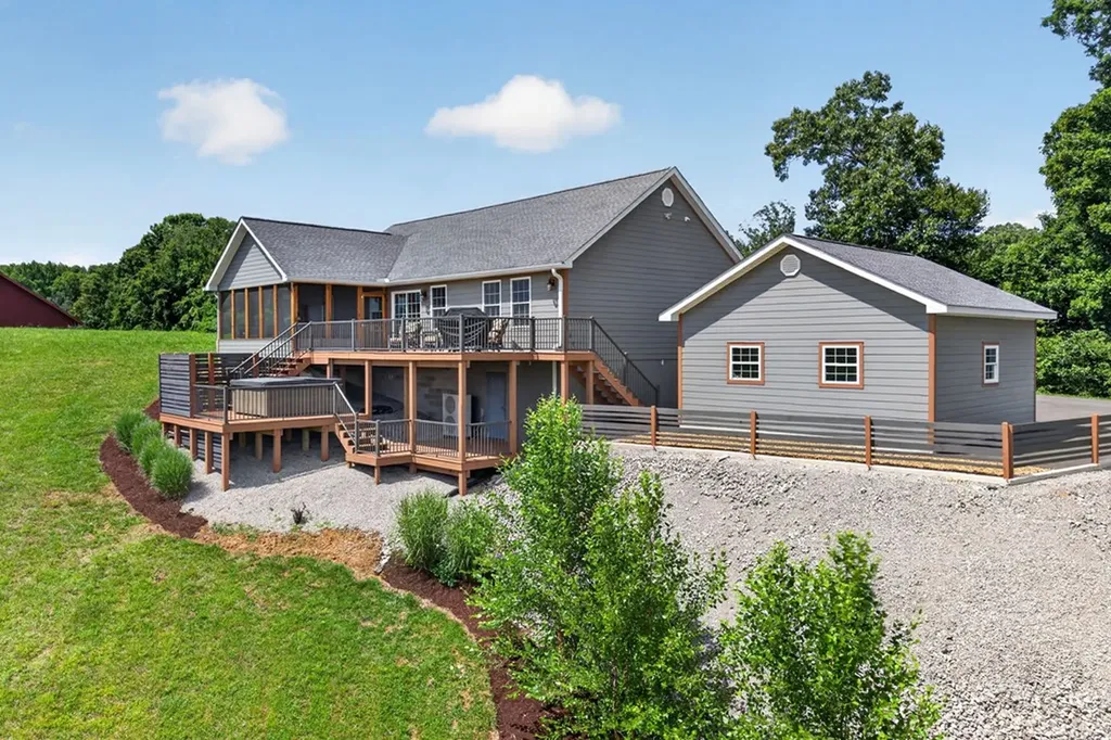 830 Meadowlark Byrdstown TN 38549