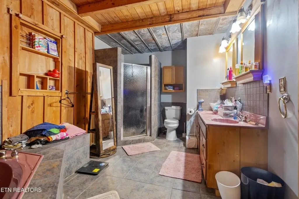 1036 Dye Road Clarkrange TN 38553-5169