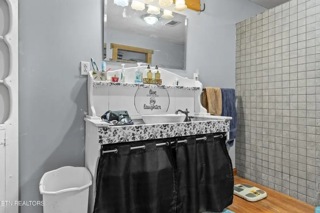 1036 Dye Road Clarkrange TN 38553-5169