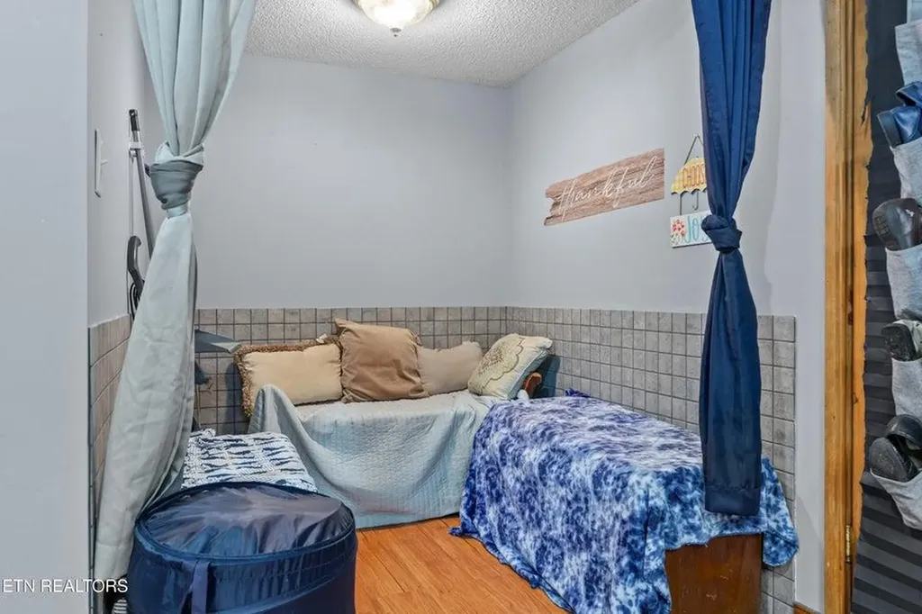 1036 Dye Road Clarkrange TN 38553-5169