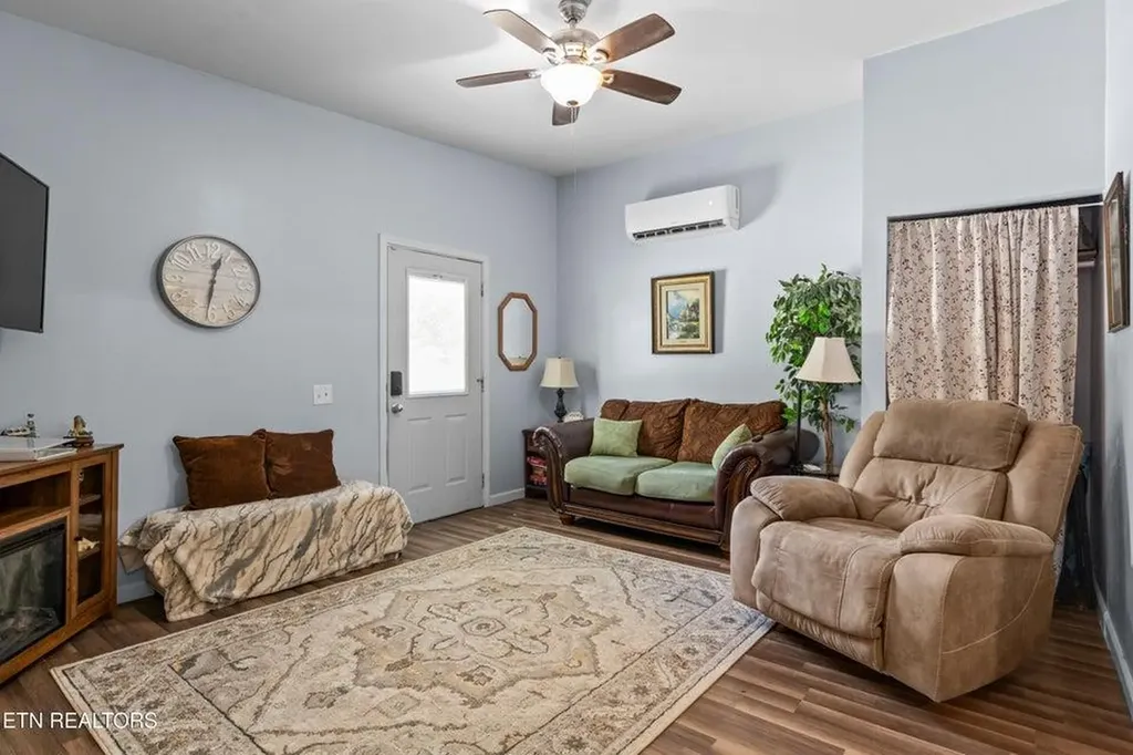 1036 Dye Road Clarkrange TN 38553-5169